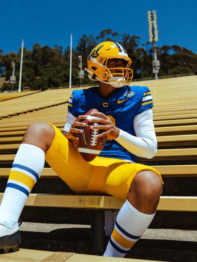 BussinWTB's tweet photo. Cal is bringing back the Joe Roth uniforms for week one  🔥🔥🔥 https://t.co/5NvLW1jgIO