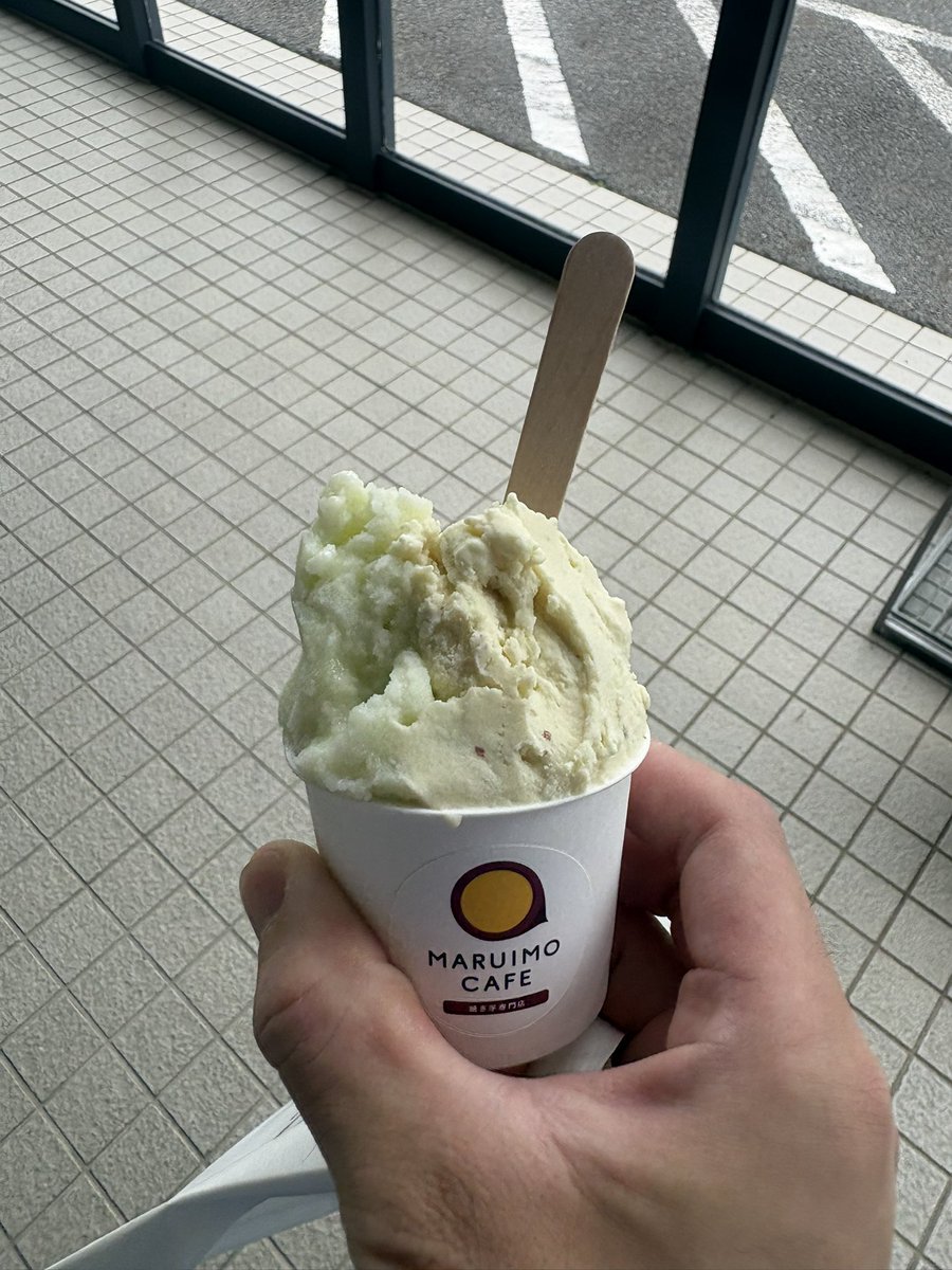 pepechannradio's tweet photo. 丸亀製麺からのまるいもカフェのジェラートとケンタッキーからのミニストのラムネアイス🍨 https://t.co/Njosxuowpw