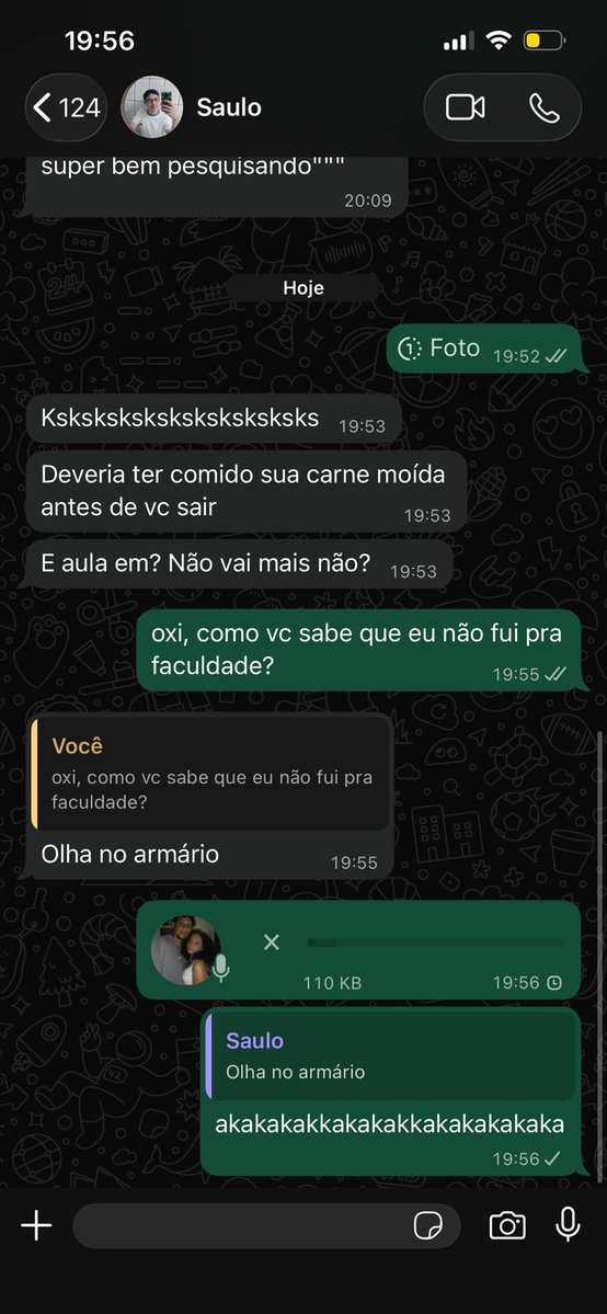 xul1a__'s tweet photo. o saulo descobrindo que eu não fui pra faculdade por uma foto de carne moída https://t.co/yQINDLeNfy