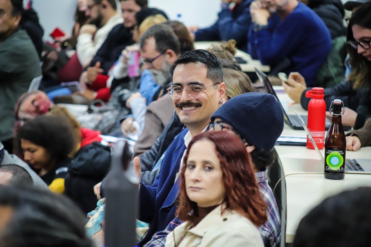 camasao50's tweet photo. 🔴 URGENTE - Após o PSOL derrubar a lei “anti-cotas” em Santa Catarina, a Universidade do Estado (Udesc) AMPLIOU as cotas para 50% das vagas. 

Conselho Universitário aprovou medida em votação acirrada na tarde de hoje, por 39 a 37. 

Muito feliz de ser testemunha dessa vitória histórica! 

Como vai ficar: 

✅ 20% para qualquer estudante de escola pública 
✅ 20% para pessoas negras
✅ 5% para indígenas e quilombolas 
✅ 5% para pessoas com deficiência e com TEA

Todas as vagas de cotas são destinadas exclusivamente para estudantes de escola pública.
