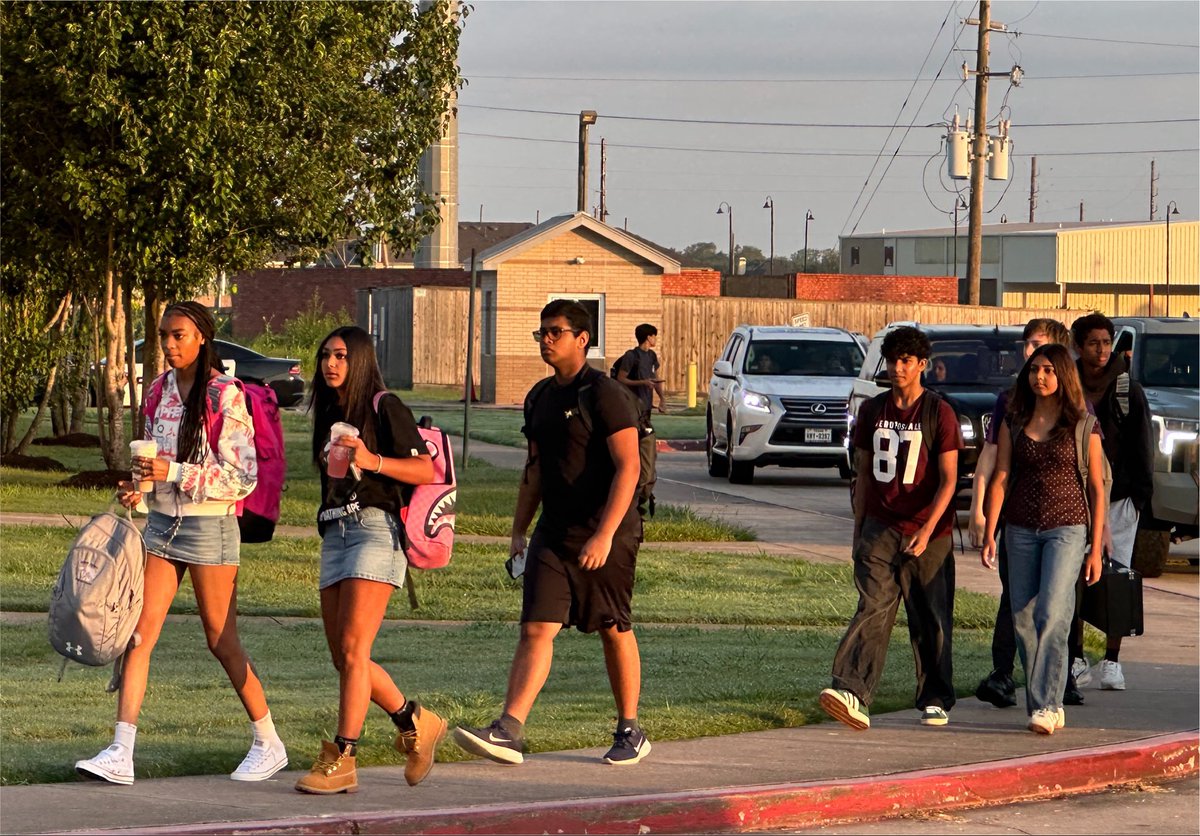RPHS_Panthers10's tweet photo. @RGAPMobileLive @RPHS_CCR @RPHS_MCJROTC 🎯#BackToSchool26 🎯: Mrs. @AlAlexopoulou (AP) directs AM traffic/JROTC raises the flags and moves on to the next task! Welcome to our 1st day of school! #BeInnovative #BeIntentional #BeInclusive #EveryPantherEveryDay @RGAPMobileLive @RPHS_CCR #ALLIn26 #MakeYourMark https://t.co/9CxJlpSl4X