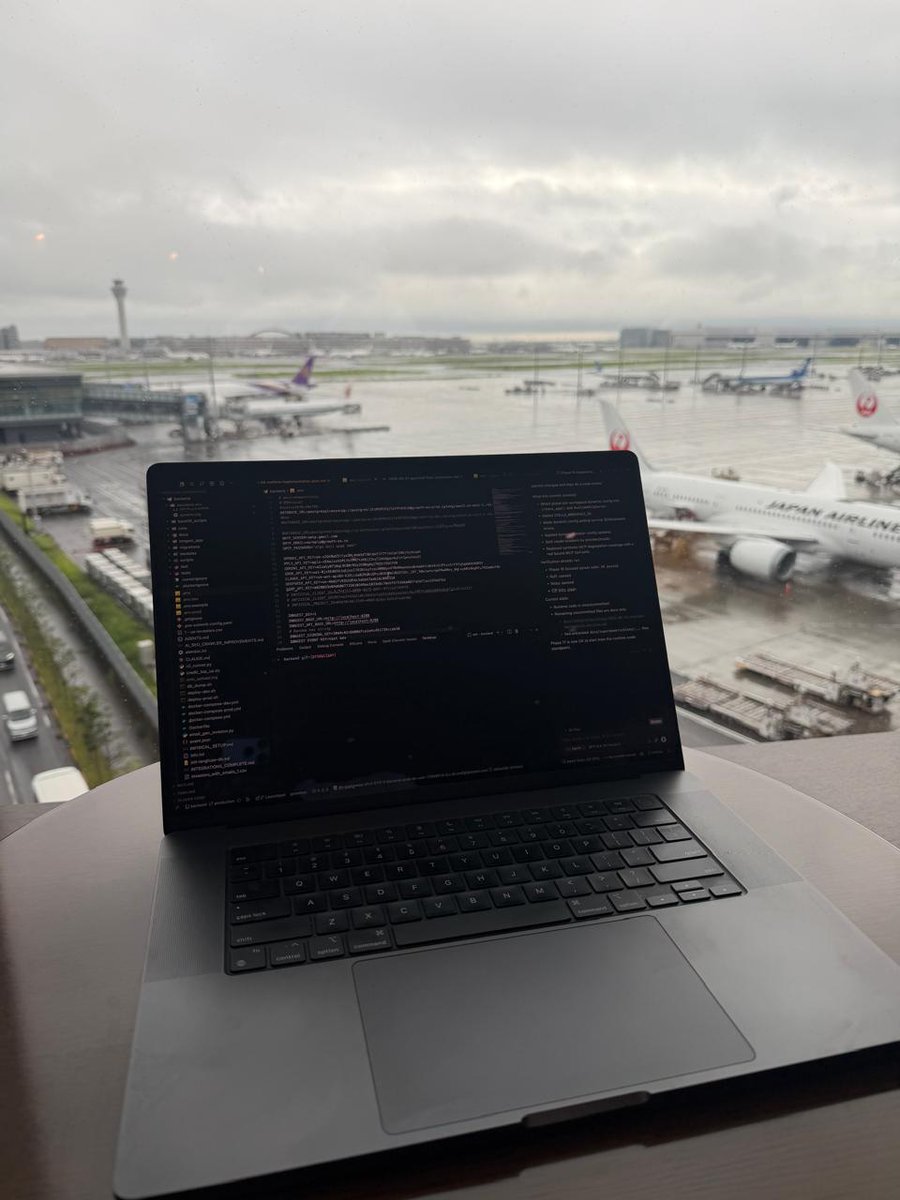 SidhantGoyal8's tweet photo. Shipping Never stops!

Join the waitlist : https://t.co/7IVJThcPtk https://t.co/wZz1nRY6fw