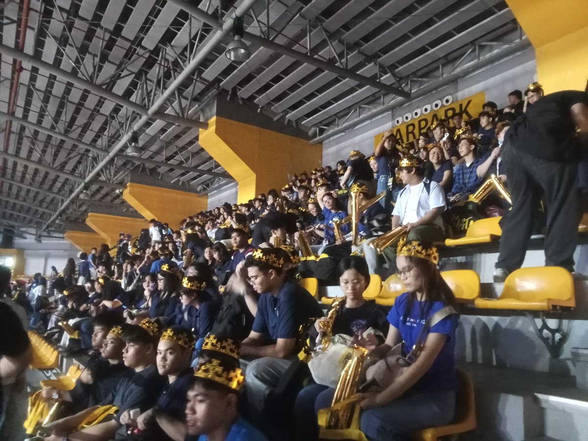jopay_theflame's tweet photo. Artlets freshmen settle to their seats at the UST Quadricentennial Pavillion for the freshman mass on Thursday, Aug. 13. | @abtheflame 

#ThomasianWelcomeWalk2026 https://t.co/UooJ359AXm