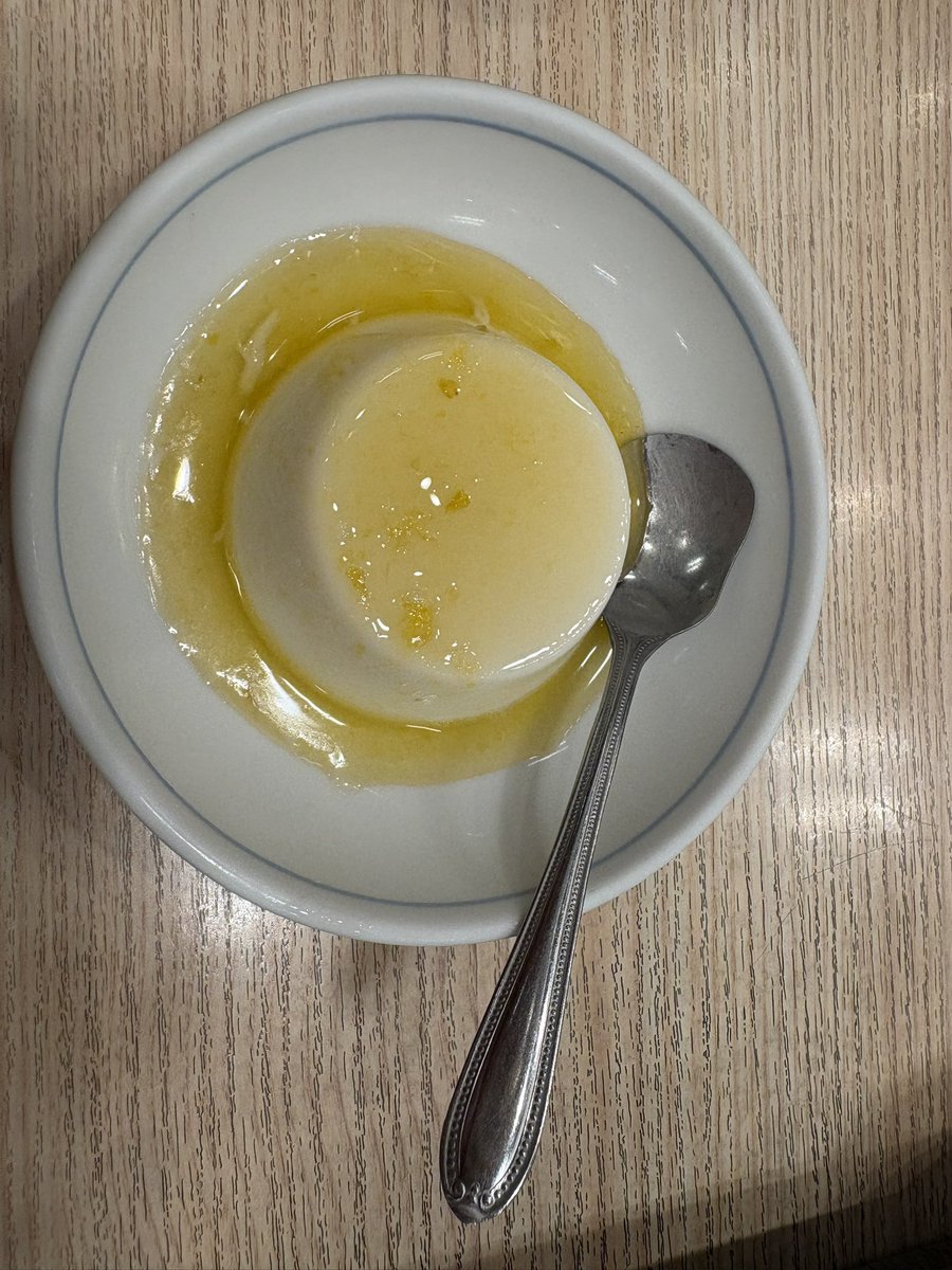 pepechannradio's tweet photo. 少し前に食べた！！マックのラムネのシェイクとチョコボールフルーリーからの丸亀製麺からの餃子の満州でディナー🍽️ https://t.co/jB6Zgy7zNM