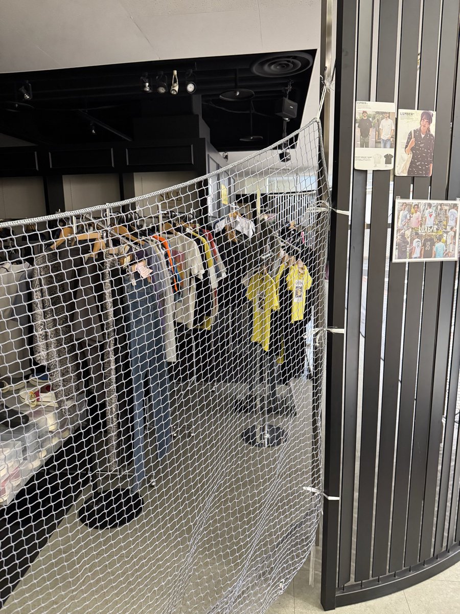 jeansbuzz's tweet photo. 8月13日（木）はお休みをいただきます。
8月14日（金）は10〜20時の通常営業です。

8月20日まで決算セール開催中です。
皆様のご来店心よりお待ちしております。
どうぞよろしくお願いします。

#有限会社バズ #buzz #お休みのお知らせです #イオン高橋 #営業案内 https://t.co/4nsHGLow5b