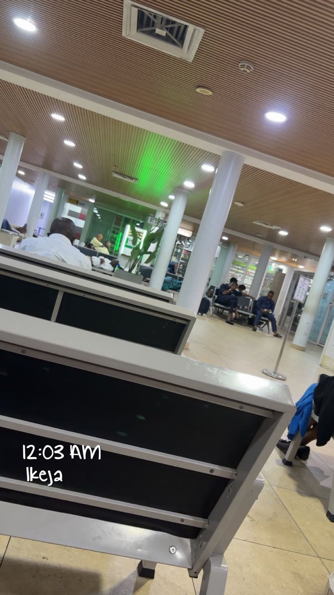 rehlani's tweet photo. Air peace should be sanctioned cus this is madness. 7pm flight delayed till now, it’s  past 12:00am the next day and we haven’t even moved. no apologies no nothing. all the staff went to hide. https://t.co/3YzAuQX2hY