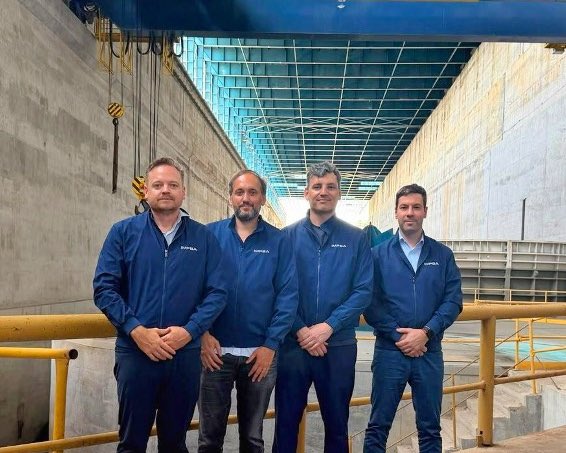 impsaok's tweet photo. 🚨 ACUERDO FINAL | IMPSA REACTIVA TOCOMA Y MACAGUA

🇦🇷🇺🇸 IMPSA firmó en el Palacio de Miraflores el acuerdo final para la rehabilitación y modernización de las centrales hidroeléctricas de Tocoma y Macagua.

La firma contó con la presencia de la presidenta @delcyrodriguezv ; la ministra de Finanzas, Anabel Pereira; el ministro de Energía, Rolando Alcalá; el ministro de Obras Públicas, Juan José Ramírez; y el presidente de CORPOELEC, Juan Crisóstomo Fernández, junto a los principales ejecutivos de IMPSA: @JorgeSalcedoH , presidente; @jotaenlaweb , vicepresidente; Pablo Magistocchi, gerente general; y Mario Croce, director de Negocios.
