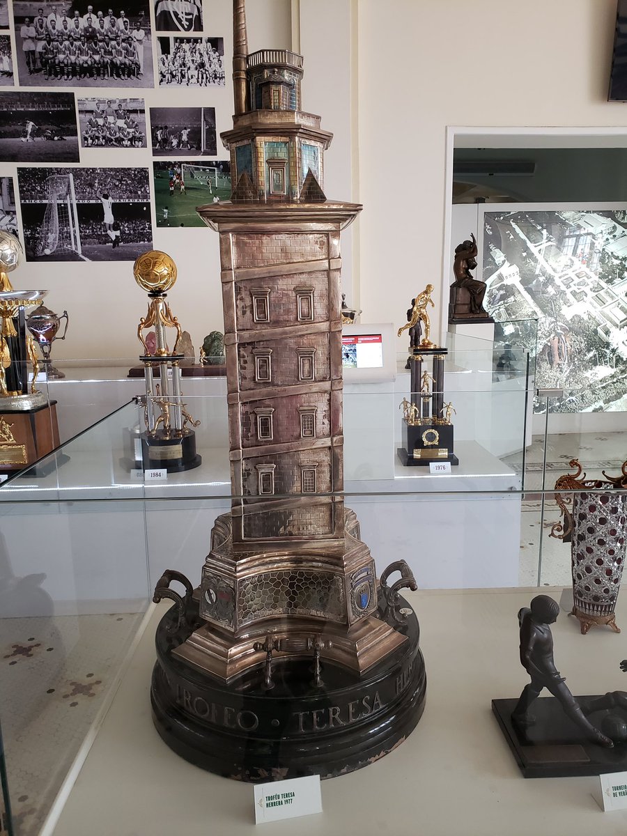 IL_0049's tweet photo. Fluminense tem uma dessa kkkj https://t.co/fjRFXUVJLu