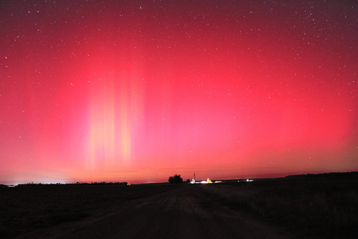 Sawyer_WX's tweet photo. Top 4 Aurora Pics as seen from Louisiana https://t.co/5Zxn2WLQcc