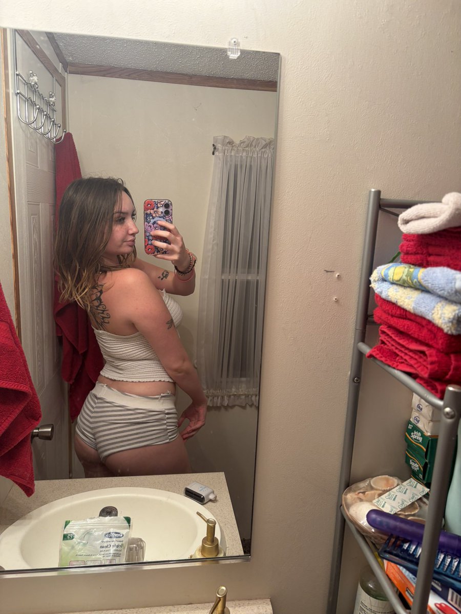 kenzieredds's tweet photo. @Cumshotfuns 25% off first month on my OF! https://t.co/Fkc7Cxw1E7 (retweet &amp; like for a free pic) 🤤💋 https://t.co/s1JvJDU6j1