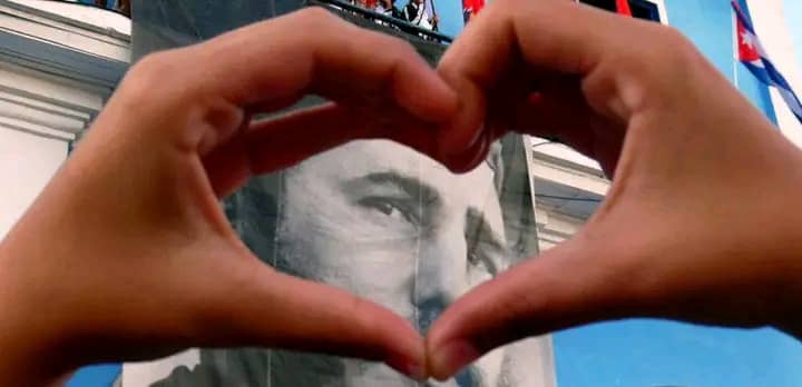 MilaxyA's tweet photo. ❤️🇨🇺 | Fidel Castro Ruz no es un recuerdo; es una certeza. Es el hombre que nos enseñó que mientras haya un cubano dispuesto a sembrar ideas, él seguirá vivo en cada rincón de esta Cuba libre.
#VillaClaraConTodos
#CienAñosConFidel https://t.co/RyPRIypvL5
