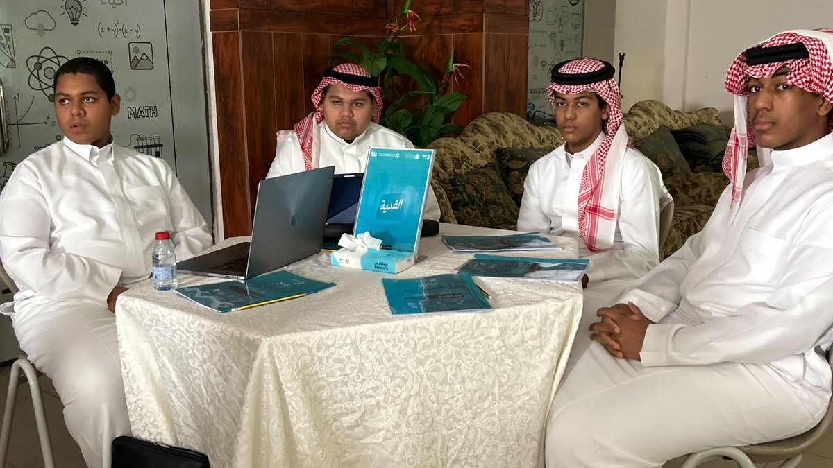 muhtawaorg's tweet photo. بين التركيز، والتفاعل، والتجربة… تتشكّل ملامح سفراء الإعلام الذكي 🎥✨

مشاهد من يومٍ مليء بالتجارب التي تجعل من الإعلام مساحة للاكتشاف، والمبادرة، وصناعة الأثر.

#سفراء_الإعلام_الذكي
#محتوى https://t.co/kHs86579PP