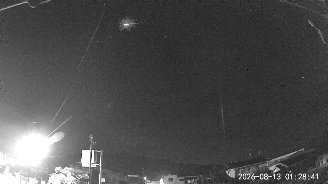 saka339's tweet photo. 昨夜のペルセウス流れ星（静止画）
2026-08-13 01:28:40頃
長野県南部　北方向
#流星群 　#火球 https://t.co/bYydkCwaQM