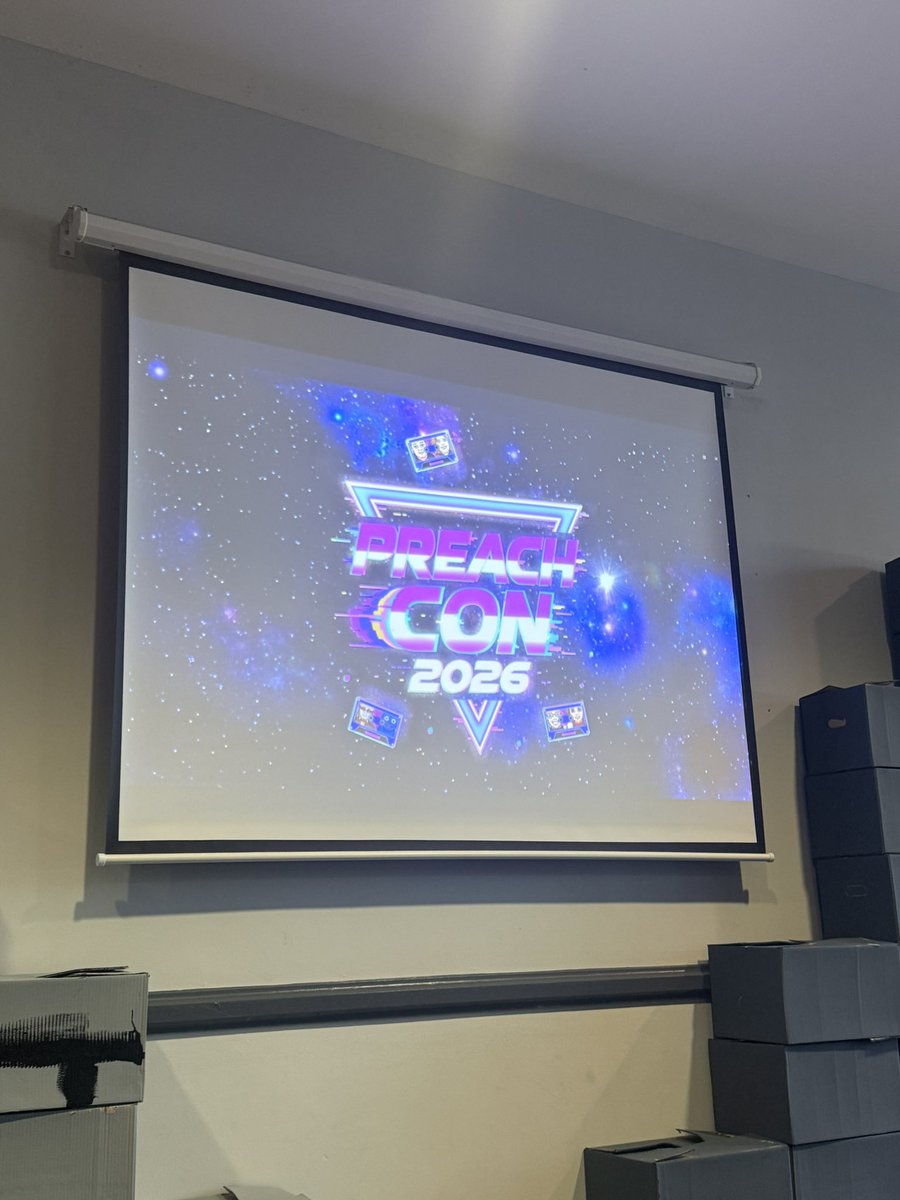RageDarling's tweet photo. The only 2 photos I took of #PreachCon day 1 🤣 https://t.co/dWejI6LIM0
