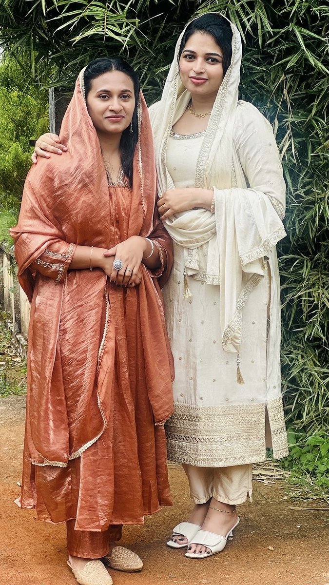 mallualbum's tweet photo. ജെസി🍑😍

#mallu #thaatha https://t.co/cjrxWXb7Af