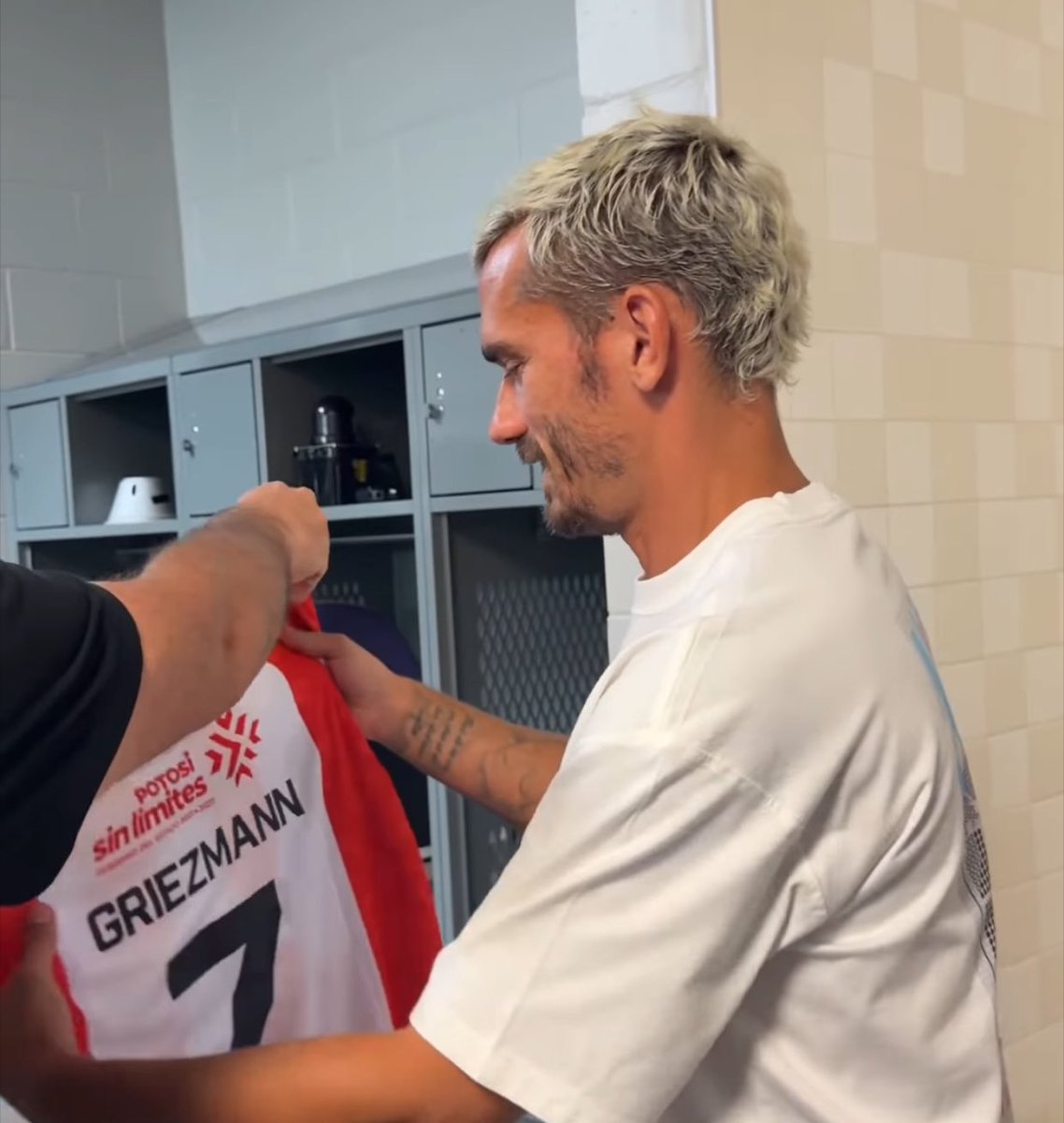 ADSLPosting tweet picture