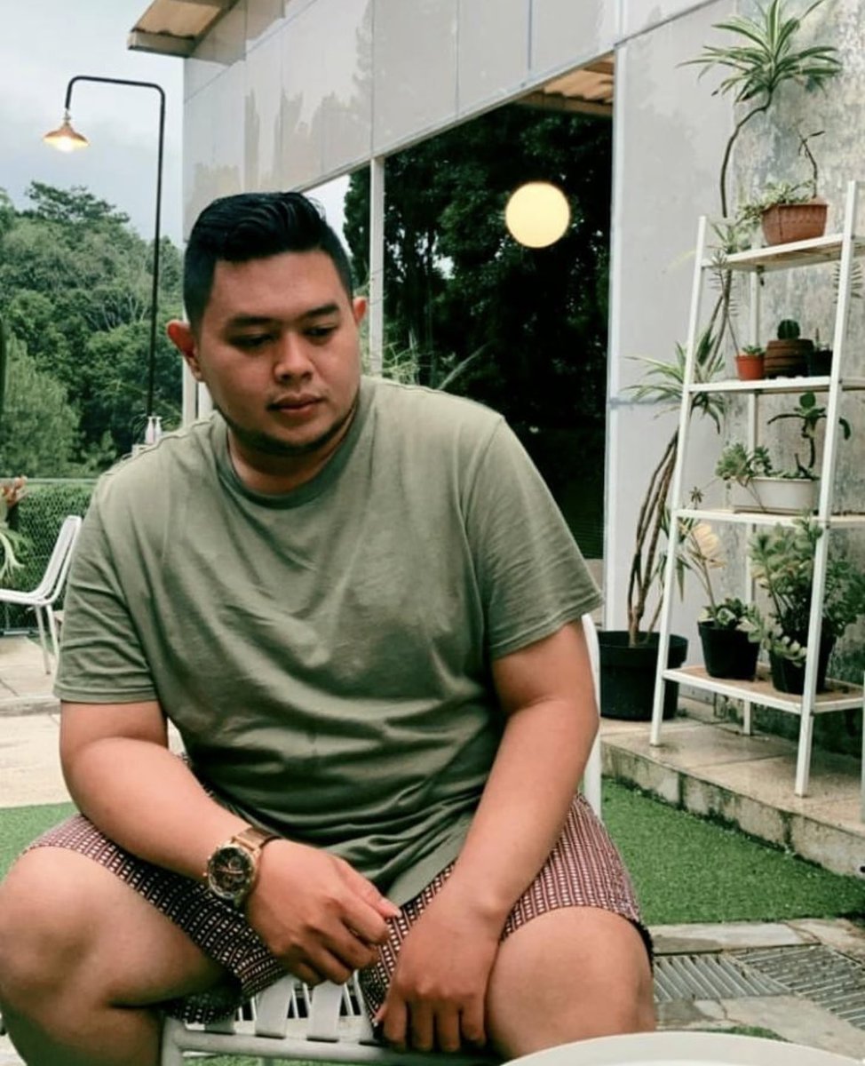 Rockyy69n's tweet photo. Chub T #gaybogor #gayjakarta #gayindo #rickysky #growlr #chudai #gay https://t.co/FoHdBdl5nB