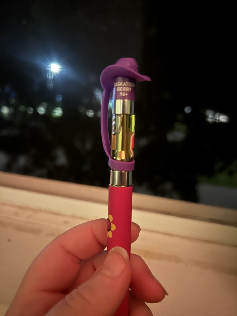 fart44581910's tweet photo. the Ontario Cannabis Store is a fucking joke wtf is this shit https://t.co/PpzGPguynh