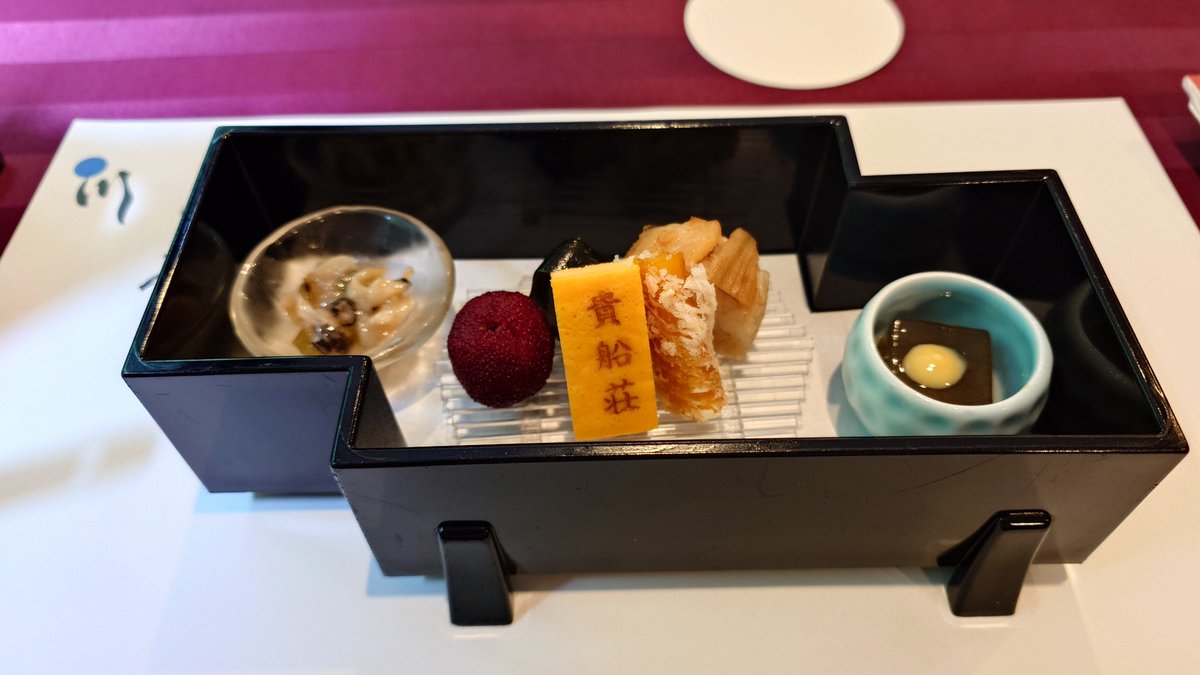 sgr_aria's tweet photo. 願い叶わず今年の川床は館内飲食に
10年以上通い続けて初めての敗北である…
まぁ料理の質に違いはないので美味しく頂きましょ https://t.co/w9sq20Yxqr