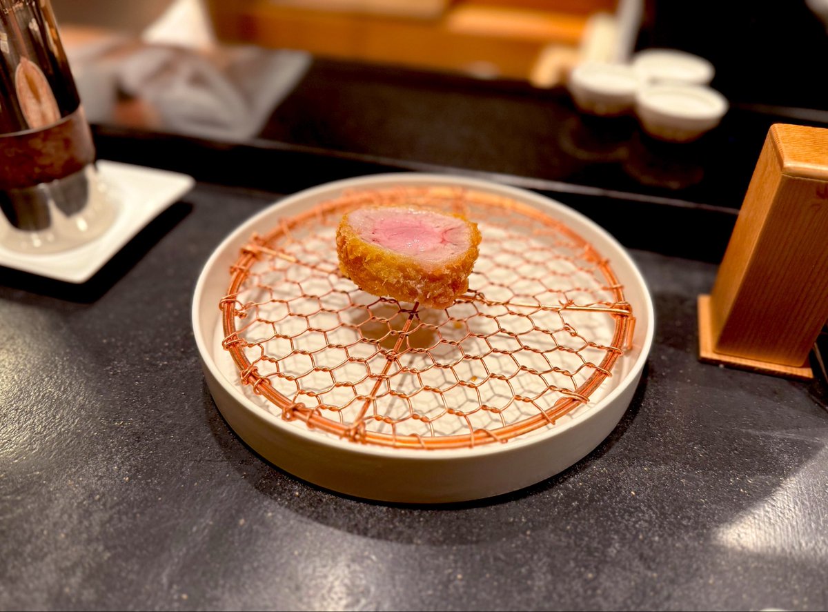 uiuise's tweet photo. とんかつ屋さんでランチ✨
揚げたてあつあつ！
#お昼ごはん https://t.co/jUfW7Clxr0