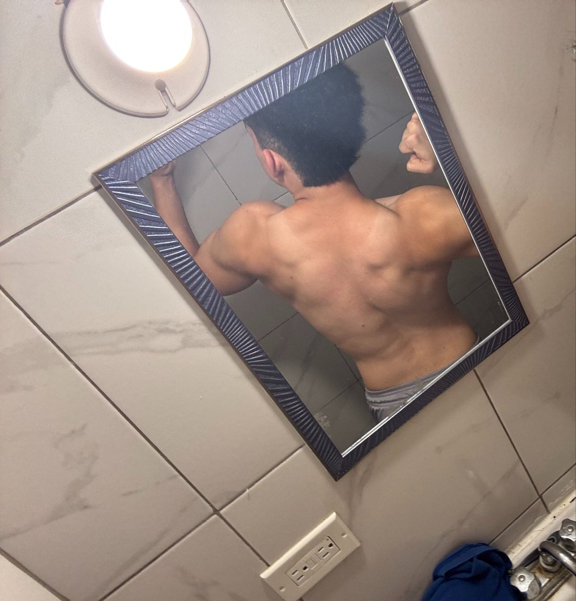 Thefake_09's tweet photo. Ya a dormir 
#gym #dormirsolo #cacahuate #tijuana https://t.co/AzyHpbAJ7Y