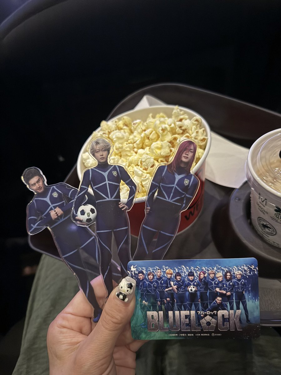 _momopi's tweet photo. 5回目見てきた⚽️IMAXやっぱ音響良すぎる✨改めてチームVとの戦いのラストチャンスからの一連��曲の使う部分最高すぎ、各キャラクターの個性も出てて最後のシュートまでまじでかっこよくて何度も見てるのにこっちも歓声上げたくなるくらい盛り上がった🔥UMA焼きそば発売してください笑
#IMAXで体感せよ https://t.co/qVnATthuEn