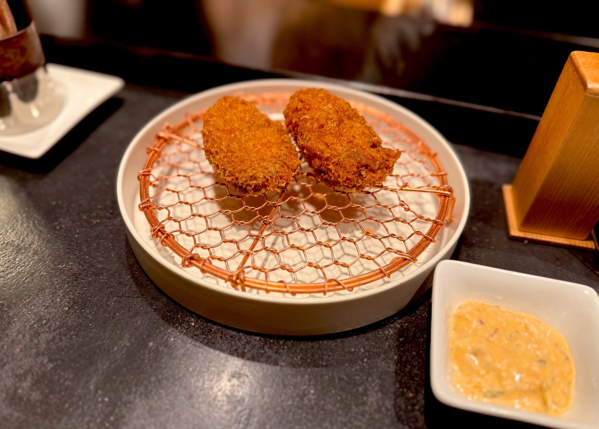 uiuise's tweet photo. 基本は好きに食べていいけどおすすめの食べ方教えてもらっちゃうとそれの通りに食べちゃう笑
最後は桃のかき氷🍧 https://t.co/C2S3vrODpX