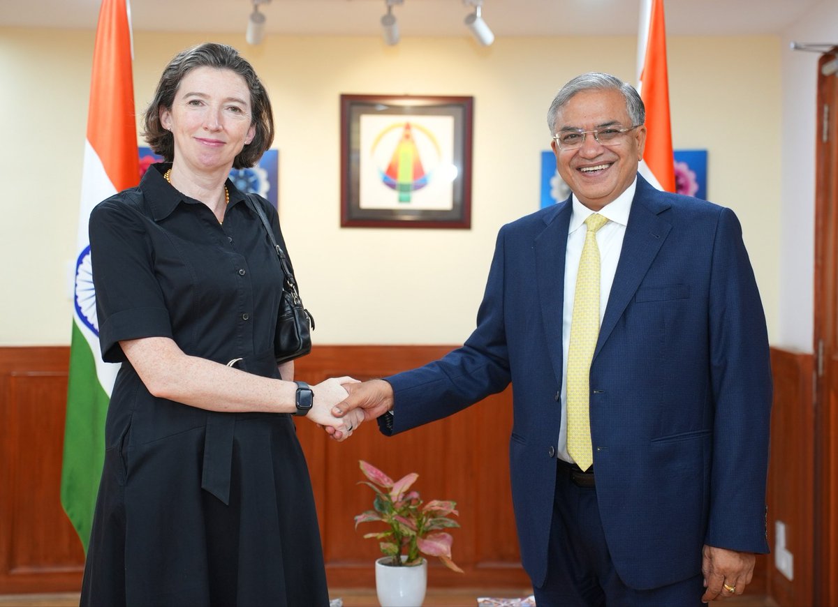 ECISVEEP's tweet photo. Chief Election Commissioner and Chairman of the Council of Member States of International IDEA, Shri Gyanesh Kumar, today met Her Excellency Ms. Lindy Cameron, High Commissioner of the United Kingdom to India at Nirvachan Sadan, New Delhi.

Both sides reaffirmed their shared commitment to strengthening democratic cooperation, in line with the vision set out at IICDEM 2026. They also agreed to work closely together to deepen collaboration on election management and the training of election staff.