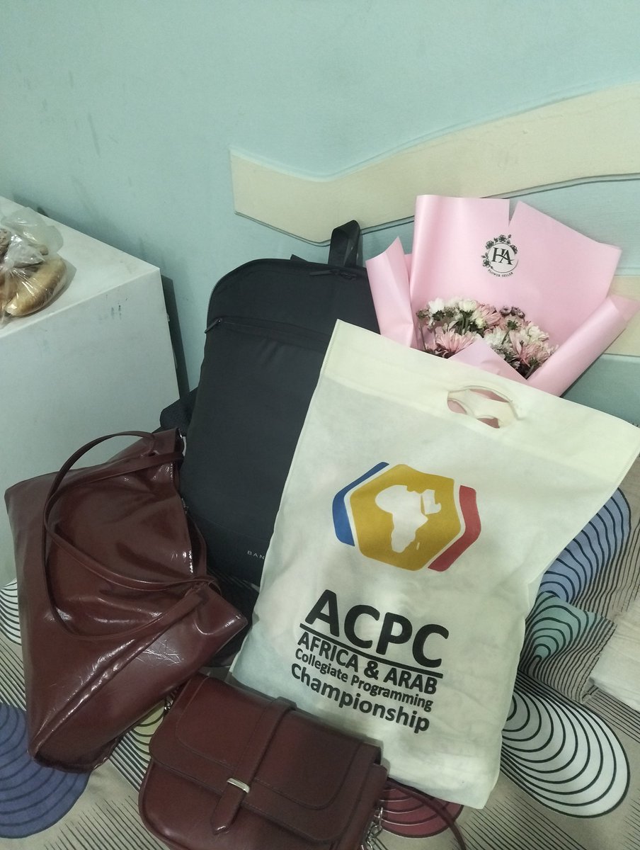 Veda__x's tweet photo. مره واحده راجعه من ال Ecpc 
منتظرة اشوف هشيلهم ازاي https://t.co/42vvP728yO