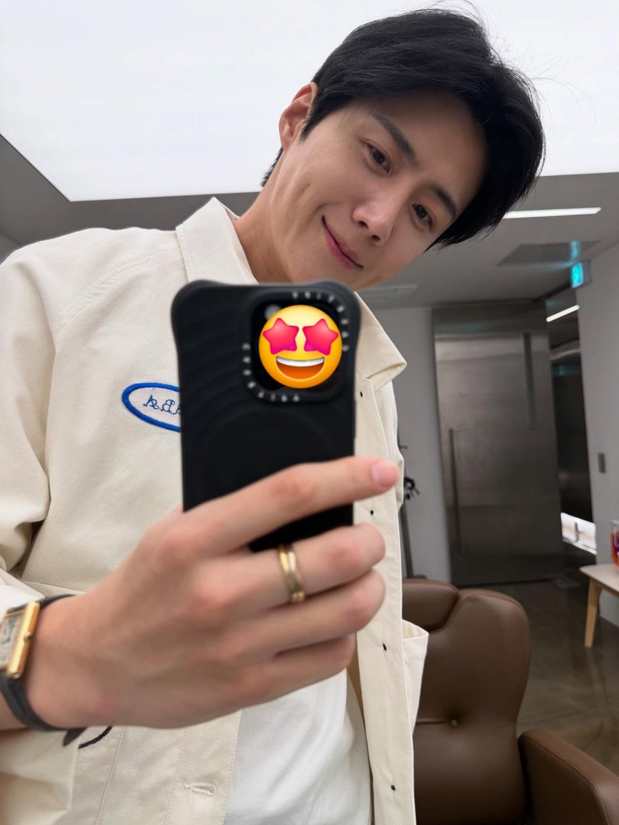 myjuyz_seonho's tweet photo. kim seonho's mirror selfies 🤩🫶 https://t.co/DOauzTGMgK