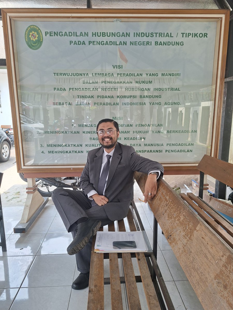 eL_Bandung's tweet photo. Actori incumbit onus probandi ⚖️
Siapa yang mendalilkan, dia yang wajib membuktikan. https://t.co/mypKTDVNad