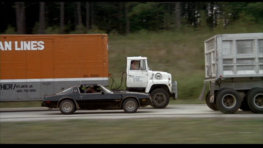 YaYaYaYa_comics's tweet photo. #ScansandSnaps - "Smokey and the Bandit"

https://t.co/hPsth8jzQn https://t.co/gVgxiJcdpu