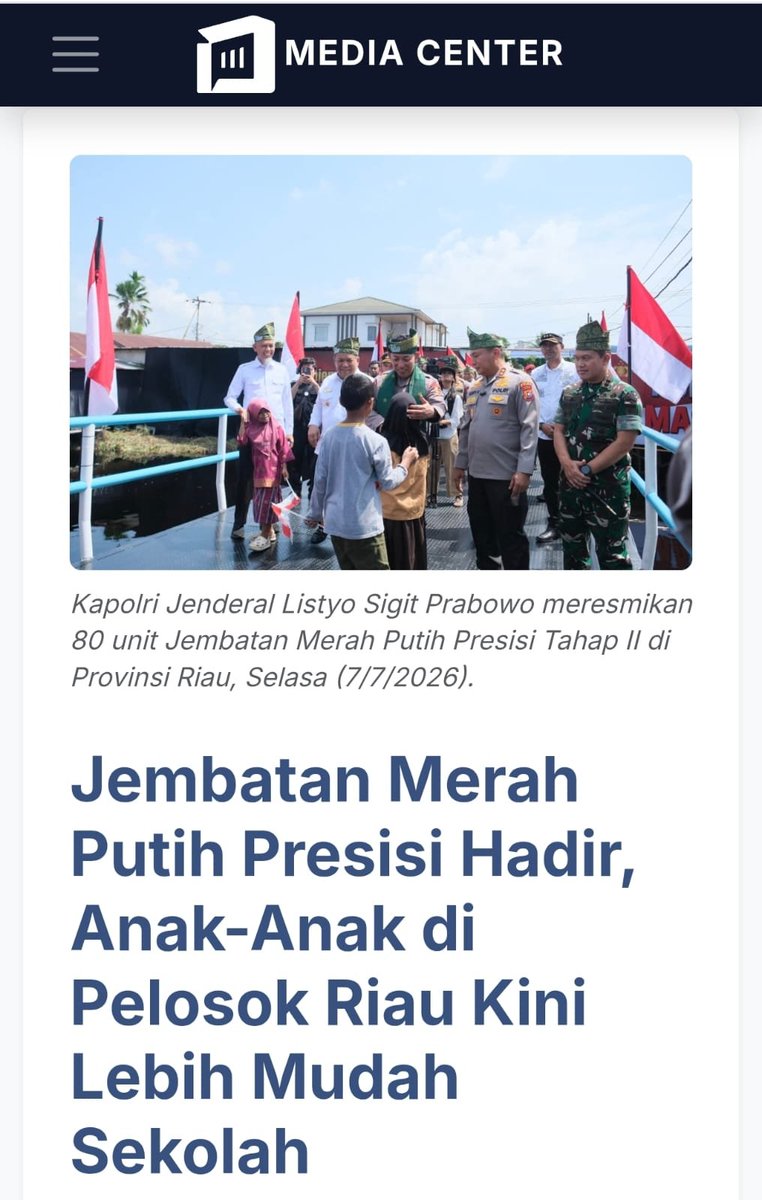 Cicakmuletos's tweet photo. Merangkul mereka yang membutuhkan, Polri menyalurkan bantuan khusus bagi lansia dan penyandang disabilitas. Dedikasi ini memastikan keberadaan negara dirasakan oleh seluruh lapisan masyarakat.#BantuMelayaniIndonesia https://t.co/YE2fCYBR6D