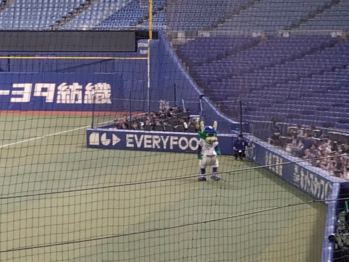 SATAMI88's tweet photo. 2026年8月13日
バンテリンドームナゴヤで試合観戦。

10:20から中日2軍の試合観戦した。
試合は9回勝利目前でDeNA2軍に5-6の逆転負け。

この日1軍.2軍とともにファンクラブのユニフォーム着用での試合。

夜は18:00、1軍の中日-DeNAの試合観戦。
1軍は絶対勝つぞ！
今日1日同じカードでの対戦相手だ。 https://t.co/rx8lSpS9c9