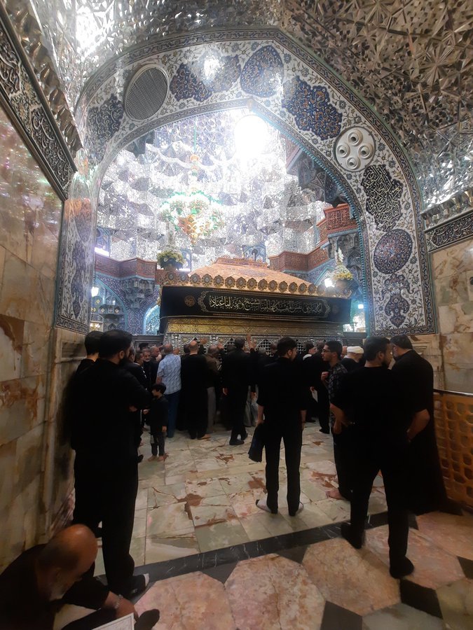 glwnu's tweet photo. نائب الزیاره همه دوستان هستم
#حرم_حضرت_معصومه
#شهادت_امام_رضا https://t.co/YnHC5gD1a3