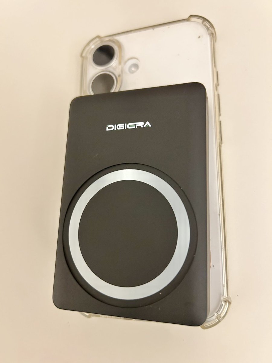 _ema_cosme's tweet photo. 完全ケーブルレスのワイヤレス充電器📱🛜
強力マグネットだからデバイスにピタッと吸着‼️ケーブルを忘れて充電できないというトラブルを防止してくれる◎
薄くてコンパクトだから旅行・お出かけにも最適なの〜🥹💓マストアイテムすぎ！
#pr #DIGIERA
TikTokShop
https://t.co/HA8p0Qfown https://t.co/QhPqh9gmWq