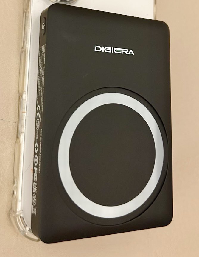 _ema_cosme's tweet photo. 完全ケーブルレスのワイヤレス充電器📱🛜
強力マグネットだからデバイスにピタッと吸着‼️ケーブルを忘れて充電できないというトラブルを防止してくれる◎
薄くてコンパクトだから旅行・お出かけにも最適なの〜🥹💓マストアイテムすぎ！
#pr #DIGIERA
TikTokShop
https://t.co/HA8p0Qfown https://t.co/QhPqh9gmWq