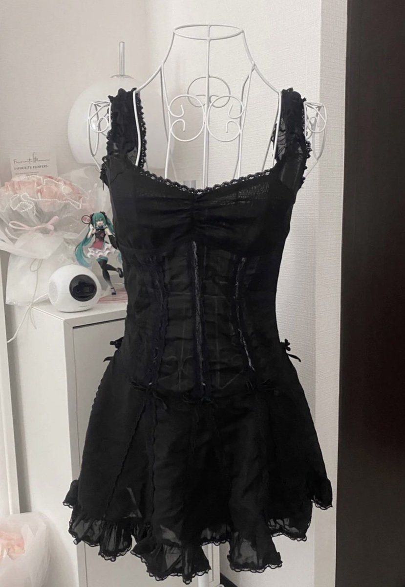 lu_o0u's tweet photo. 可愛いワンピース買ってみた🖤ྀི https://t.co/PQMoS06VhR