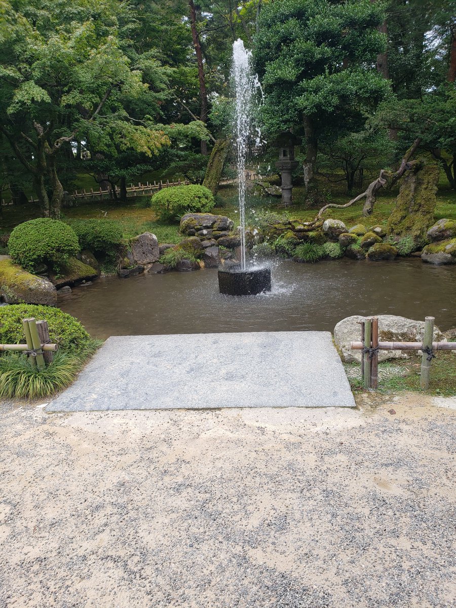 etanoru1989's tweet photo. 近すぎて逆に行かなかった兼六園デビュー https://t.co/h9goyJlXbs