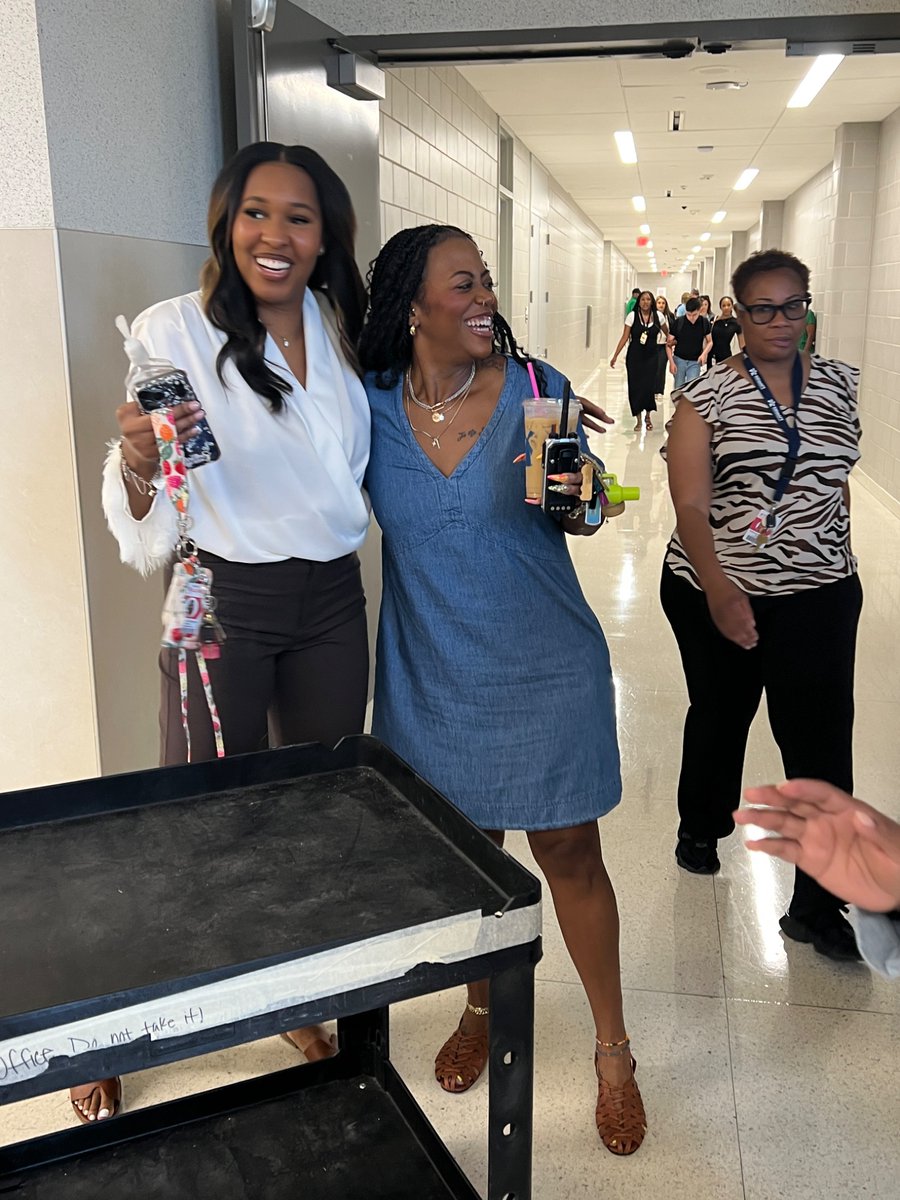 JonesMs_AISD's tweet photo. It was a great day welcoming our Toros to campus! We’re excited for a new school year filled with learning, growth, success #ChoseAldine @AldineISD https://t.co/McHk5f2Q9B