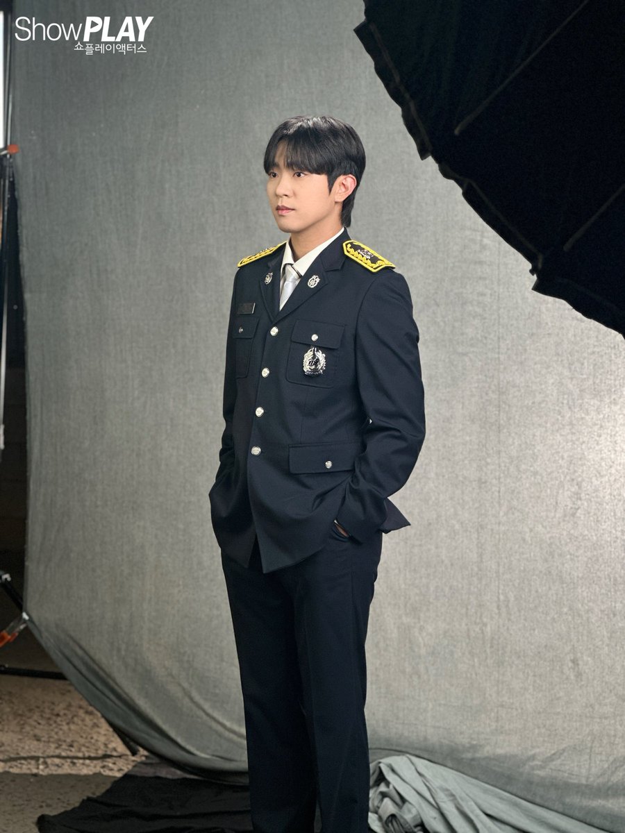 showplay_act's tweet photo. [#김재한]
뮤지컬 <사칠> 프로필 촬영 𝐁𝐞𝐡𝐢𝐧𝐝 𝐏𝐡𝐨𝐭𝐨 🎥✨

소방관들의 실제 이야기를 담은
뮤지컬 <사칠>로 돌아온 재한 배우👨‍🚒

재한 강이준에게 많은 사랑 부탁드리며,
링크아트센터드림 드림2관에서 만나요 🙌

#KIMJAEHAN #사칠
#프로필 #비하인드 #쇼플레이액터스 #ShowPLAY_ACTORS https://t.co/gyEMsKVMkA
