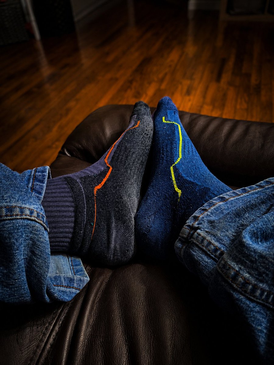 ShadowAsh67's tweet photo. Mismatch socks after long day of work what do you think? #feet #feetfetish #onlyfans https://t.co/slF6mqGVZe