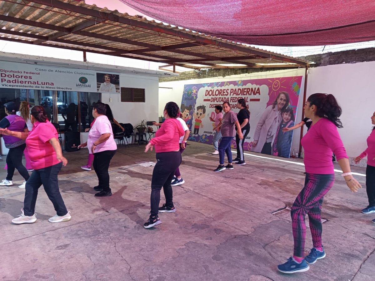 Dolores_PL's tweet photo. 💃✨ ¡La energía y el compromiso se sienten en cada paso!

Gracias, estimadas #vecinas, por su asistencia y su entusiasta participación en nuestras #ClasesDeBaileFitnessConDolores 🏃🏻‍♀️🌟

Esta mañana en nuestra Casa de Gestión y Atención seguimos fortaleciendo la salud, la convivencia y el bienestar de las familias del #Distrito4 federal en #Iztapalapa 💪💜

Recuerden que estas clases son totalmente gratuitas:

🗓️ De lunes a viernes
⏰ De 09:00 a 10:00 hrs.

📍 Calle San Francisco No. 125 esq. Cerrada de San Salvador
Pueblo de San Lorenzo Tezonco

¡Les esperamos para seguir activándonos juntas y juntos! 💃🔥

#DoloresDiputada
#BaileFitness
#SeguimosHaciendoHistoria