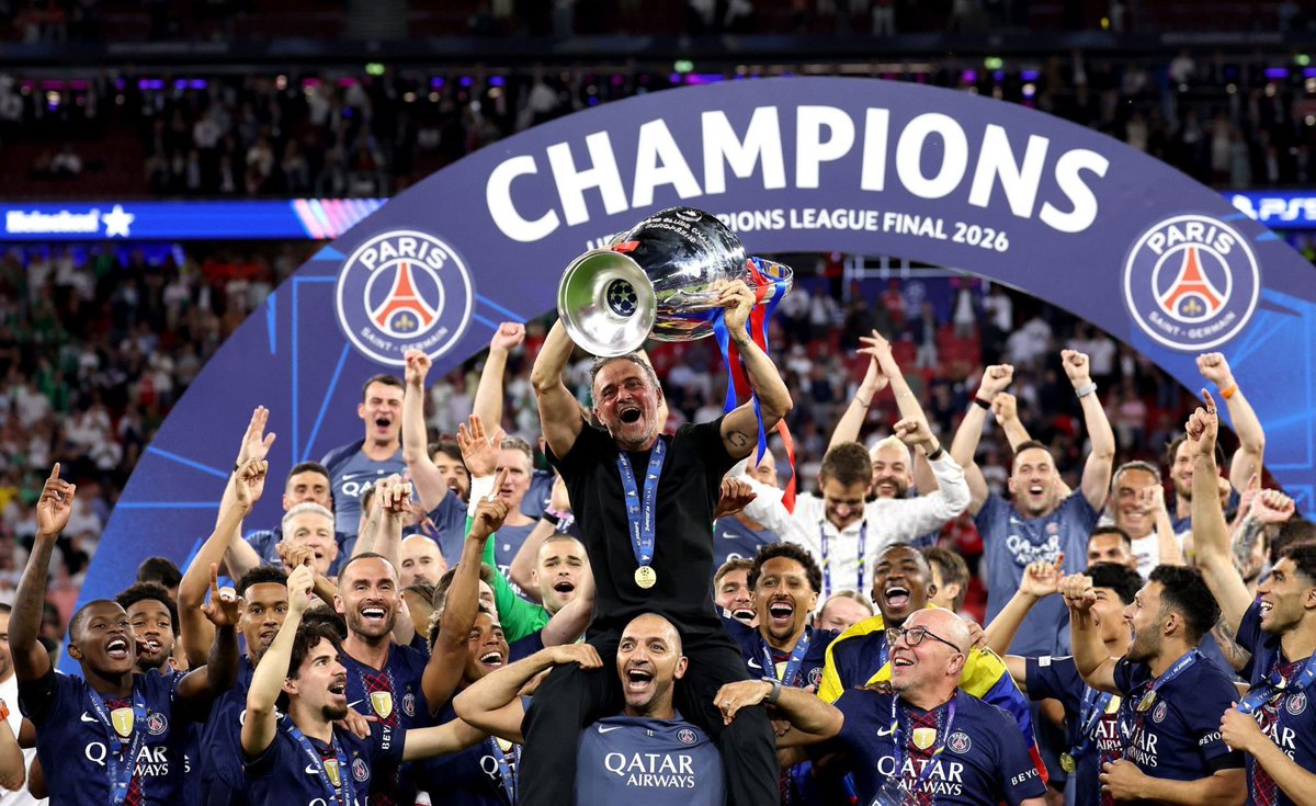 FabrizioRomano's tweet photo. 🔴🔵 Luis Enrique on trying to win the 3rd Champions League in a row: “Yes, it’s our mentality. We try. We want to be ambitious”.

“It’s gonna be very difficult. We don’t wanna be selfish. But it’s our ambition”. https://t.co/fXq240Gxm4