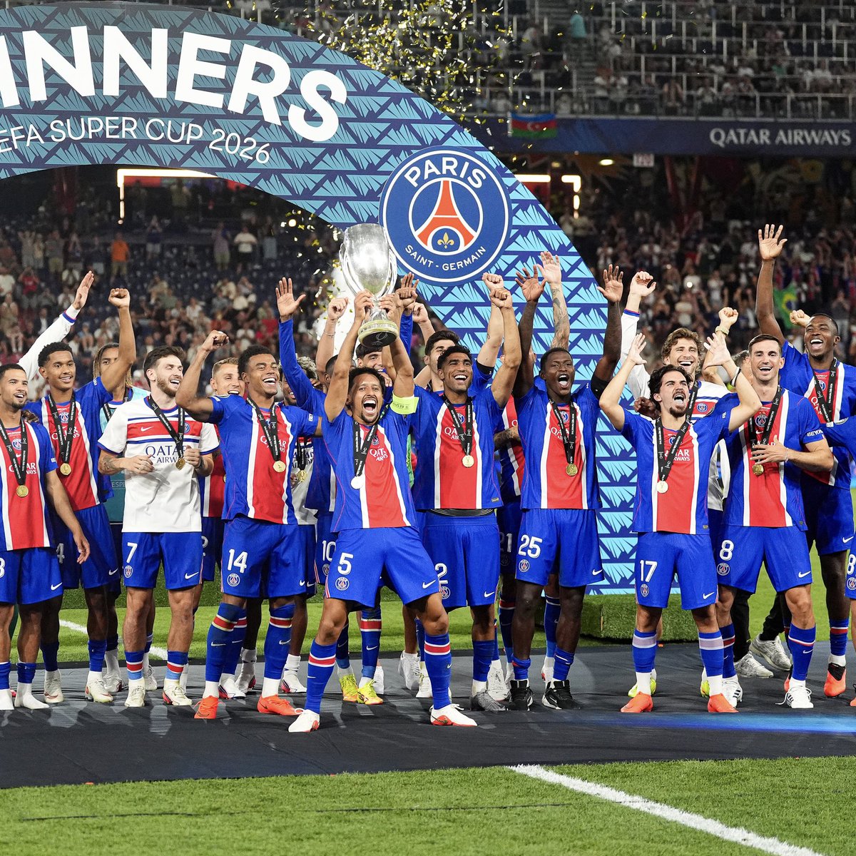 ActuFoot_'s tweet photo. 🚨 Gianluigi Buffon 🇮🇹 : « Félicitations au PSG pour cette nouvelle grande réalisation ! 🏆

Et des félicitations spéciales à Omar Artan.
Ce soir, le football lui a offert la scène qu'il méritait. 👏⚽ »

📲 X https://t.co/lVgVPQbtJE