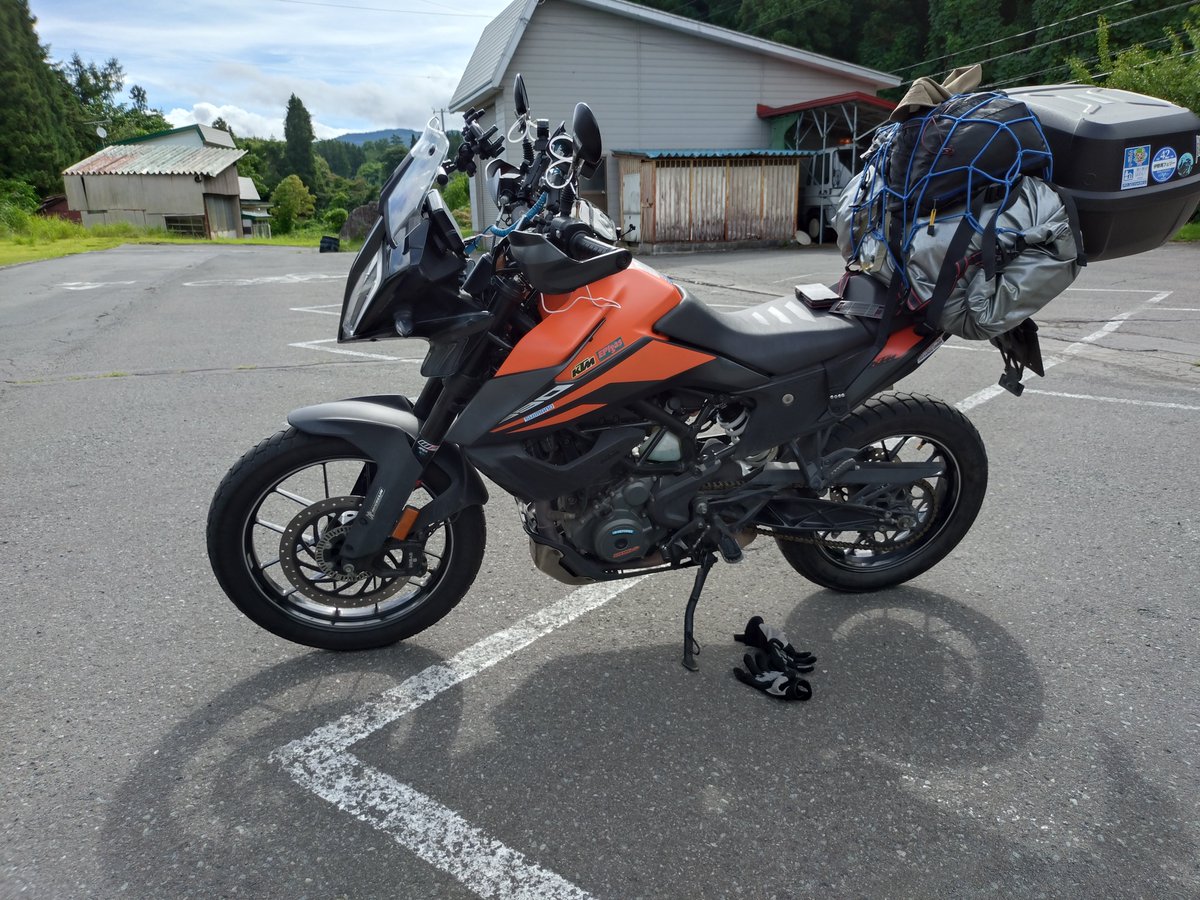 shoukantou's tweet photo. ライダーさん、
119＆120号はDJEBEL250XC＆BaJA250
121号はKTM390Adventure でした🎵 https://t.co/mEXZBU3H5J