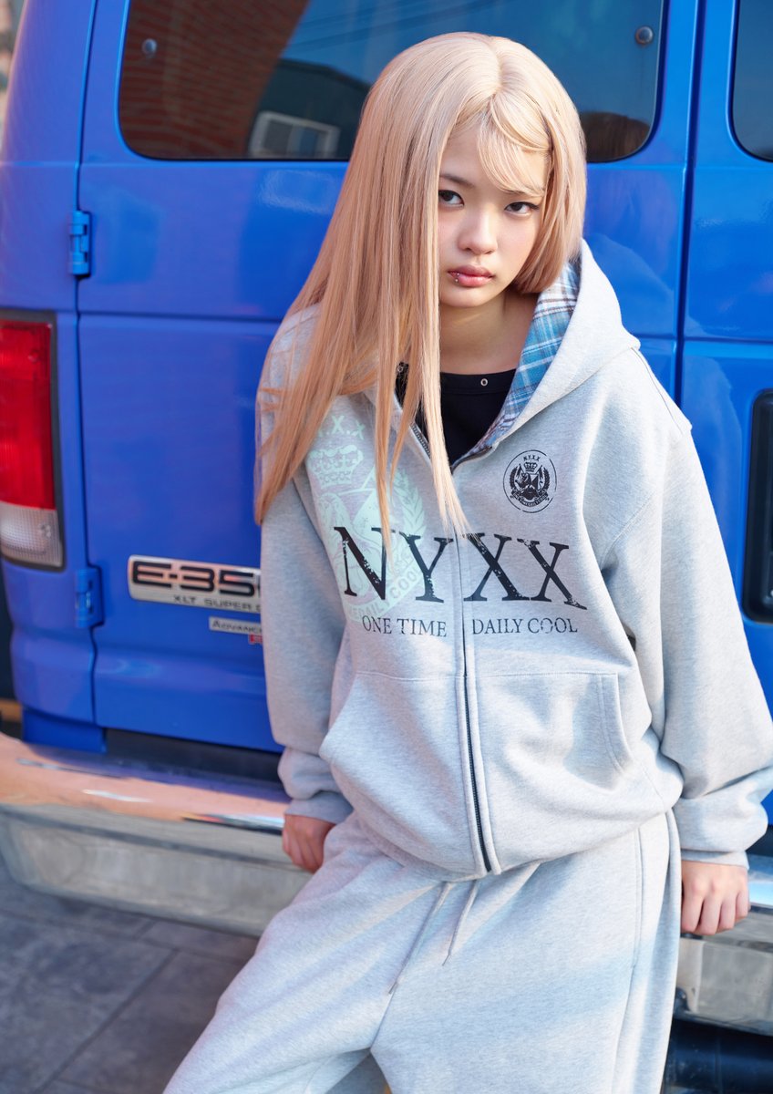 NYXX_SPACE's tweet photo. NYXX 엔와이엑스엑스 26FW LOOKBOOK 
[EXTRA TOUCH] https://t.co/5X4xMrAfJ0