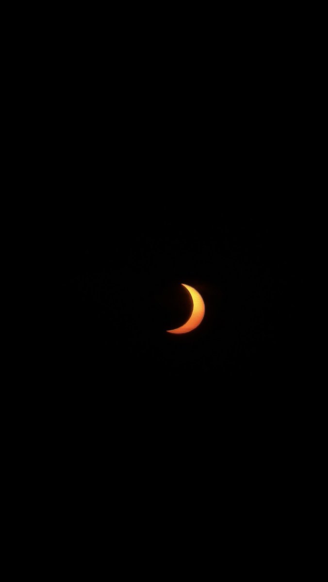 ignisanimae's tweet photo. Solar Eclipse over Barcelona today https://t.co/GWeyv4IcYb