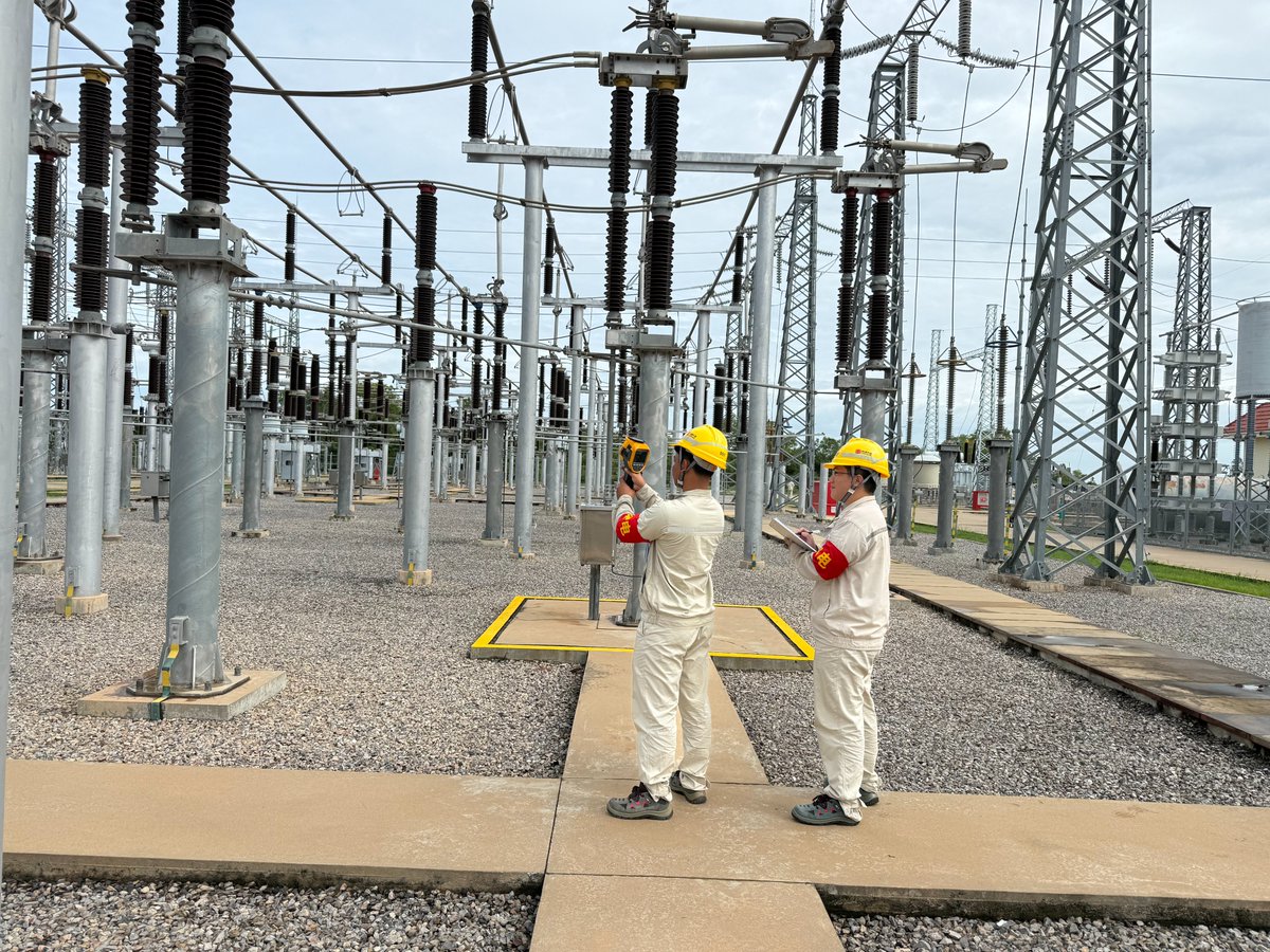 DT_EnergyMan's tweet photo. 8月10日至11日，柬埔寨举行高中毕业考试。为保障考试期间电力安全稳定供应，大唐柬网公司提前部署、周密安排，组织所属变电站加强设备运维和应急保障，全力为考试顺利进行提供可��电力支持。 https://t.co/P0RpUHpy0b
