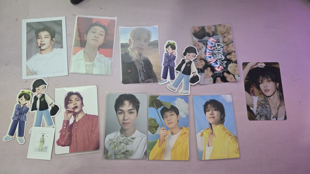 Diphylleiabb's tweet photo. Feedback super positivo pra @withyouastro os cards muito bem embalados e os brindes umas fofuras. Amei demais💕 https://t.co/epdu0cfwzs